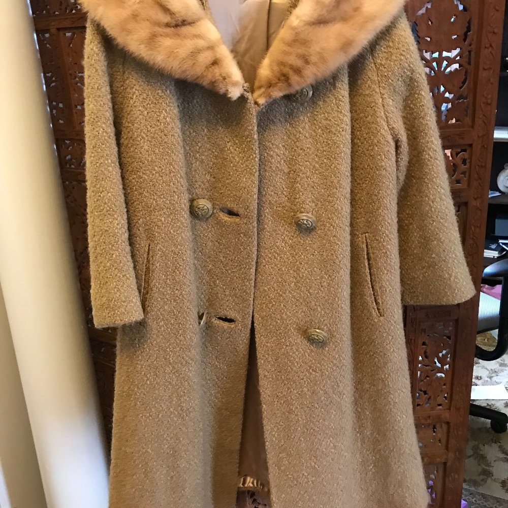 Vintage - Fur Collar Wheat colored Coat